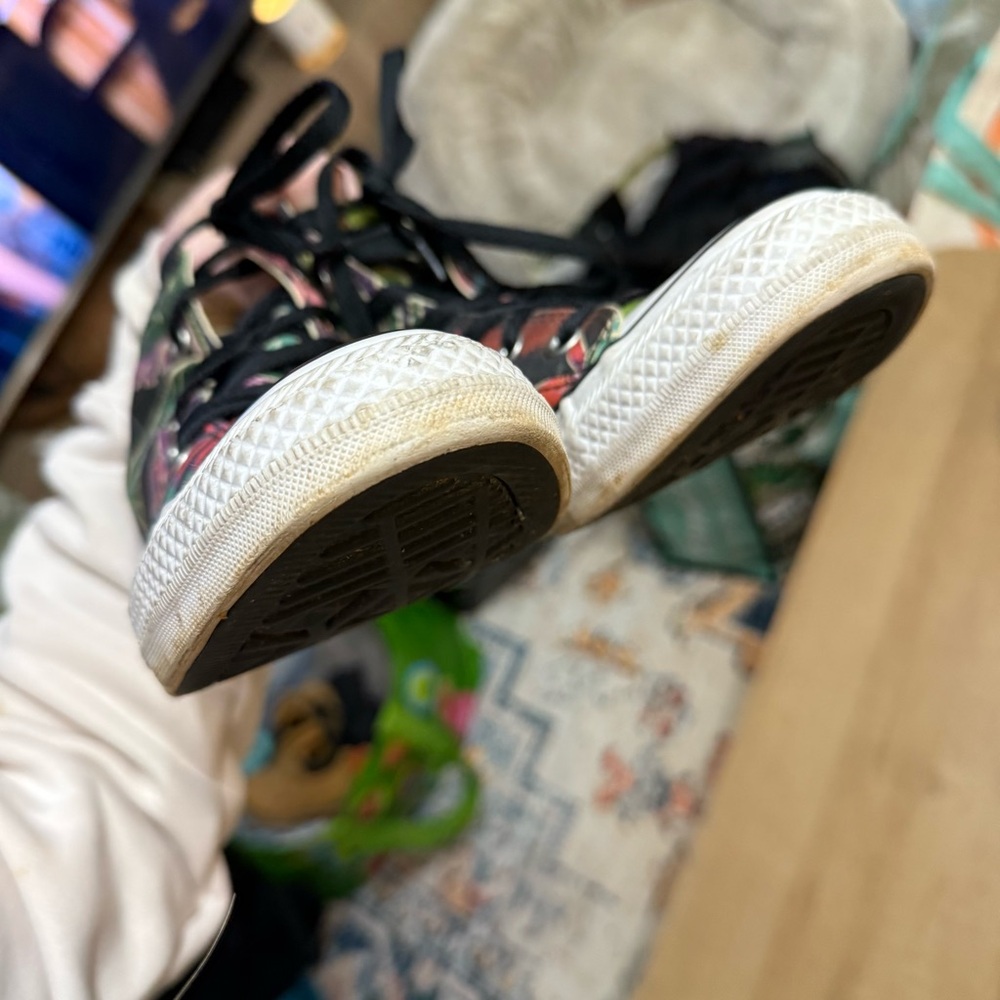High Top Converse - Picture 8 of 9